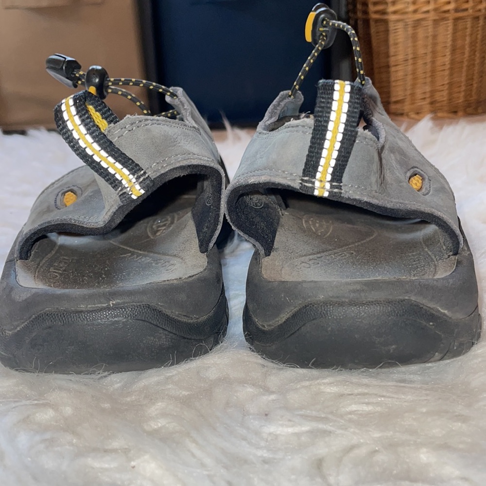 Keen Women's Newport H2, Size 7.5 - Picture 4 of 11
